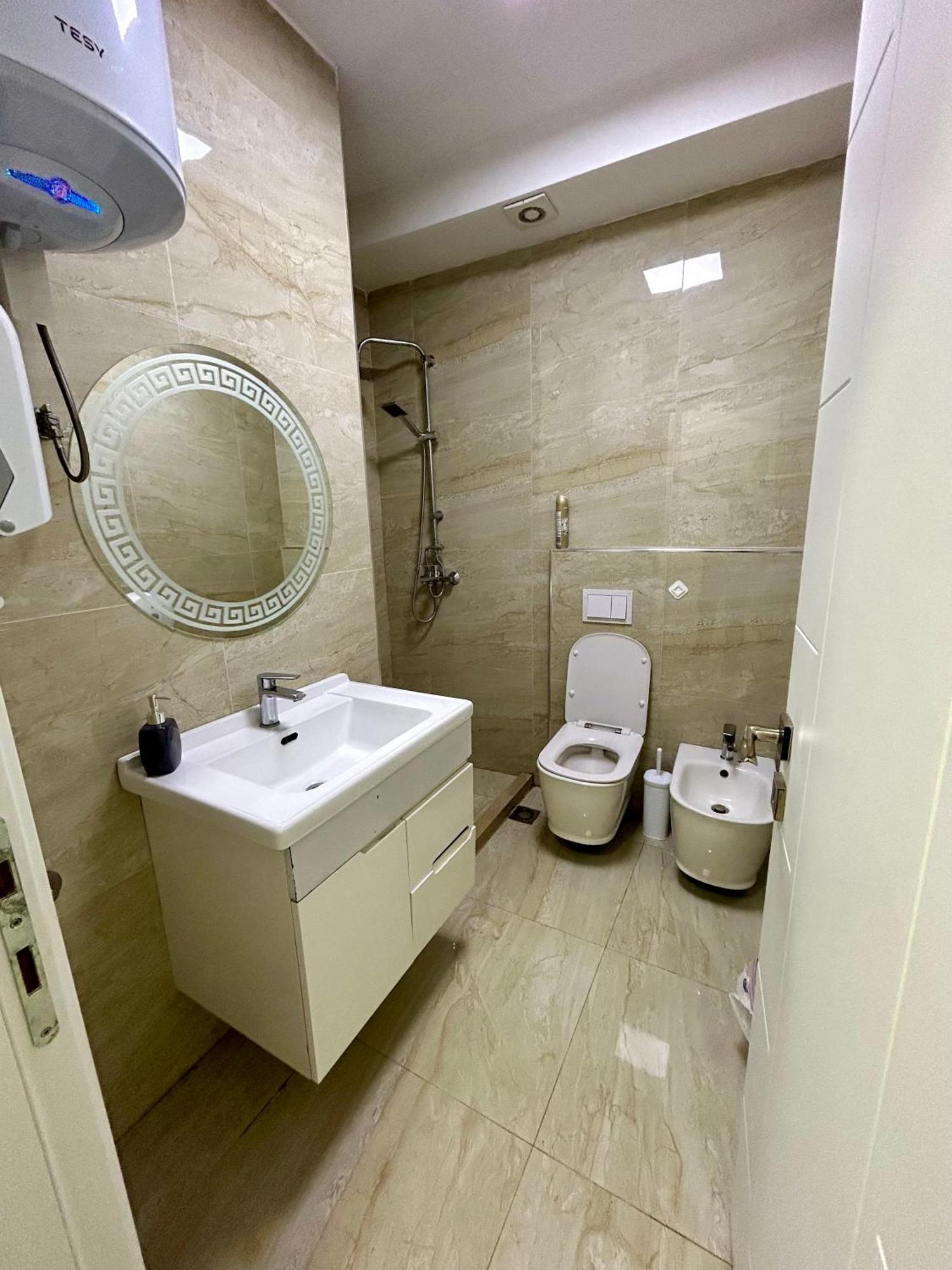 A&X Lovely And Central Apartment - 24H Self Check-In Tirana Exterior foto