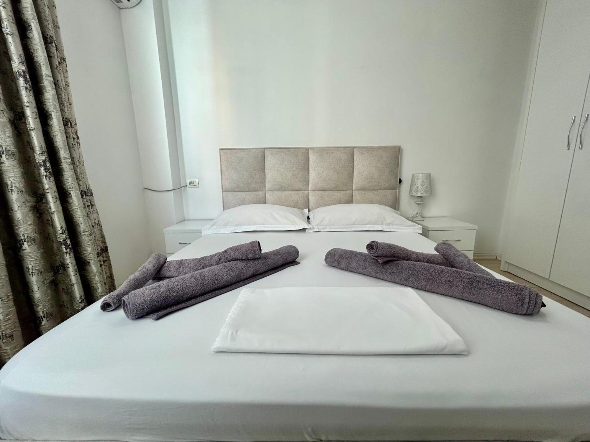 A&X Lovely And Central Apartment - 24H Self Check-In Tirana Exterior foto